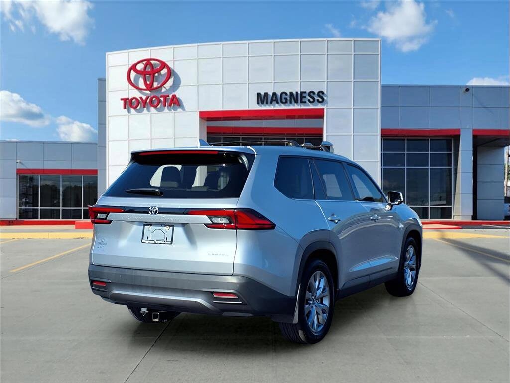 2024 Toyota Grand Highlander Limited photo 2