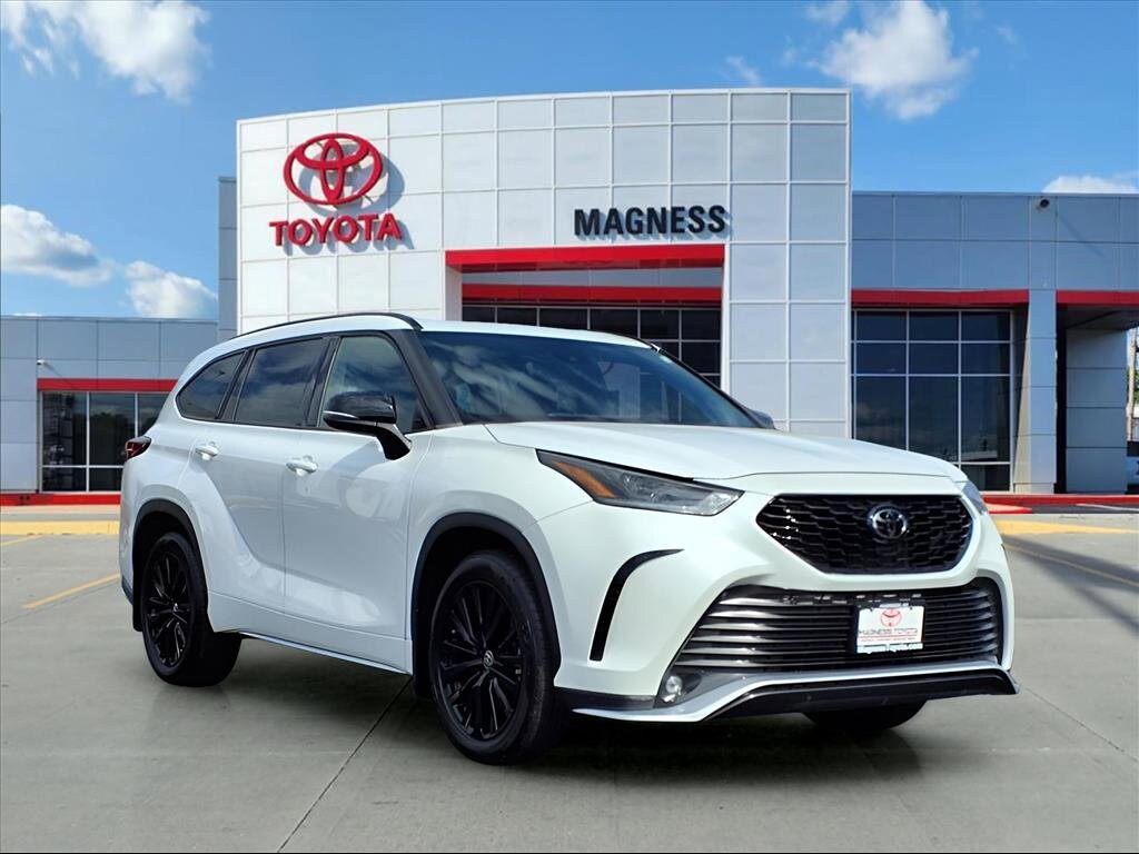 2023 Toyota Highlander XSE photo 2