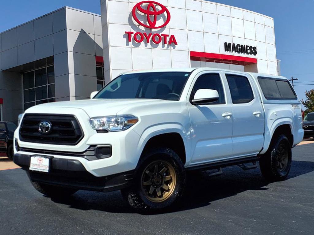 2023 Toyota Tacoma SR's photo
