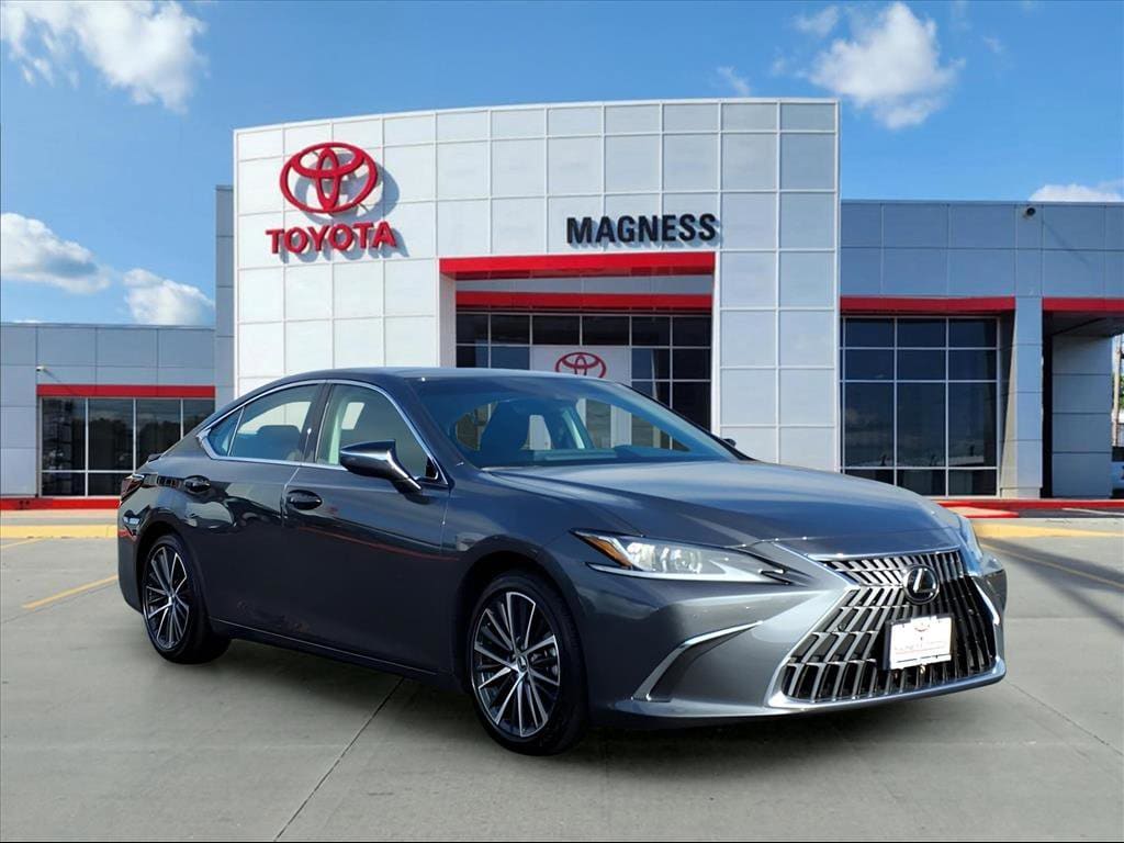 Used 2022 Lexus ES 350 Sedan