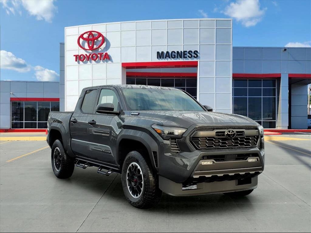 2025 Toyota Tacoma TRD Off-Road photo 2