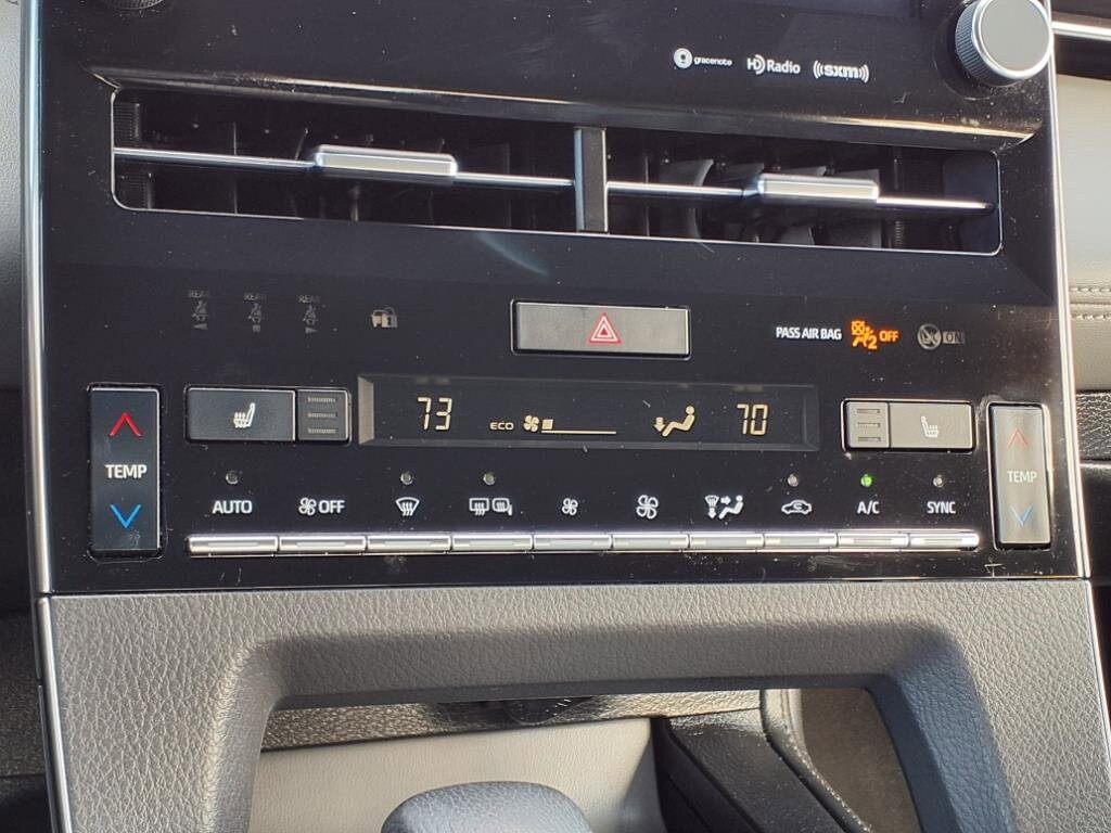 2019 Toyota Avalon XLE photo 3