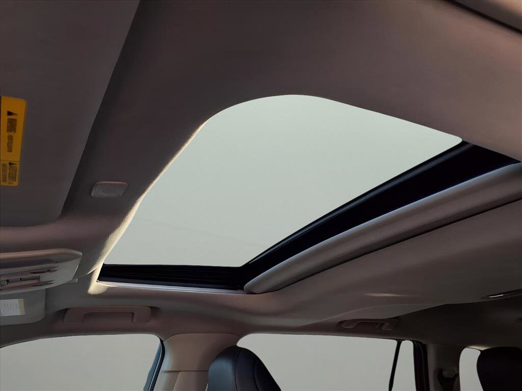 2025 Toyota Highlander XLE - Photo 11