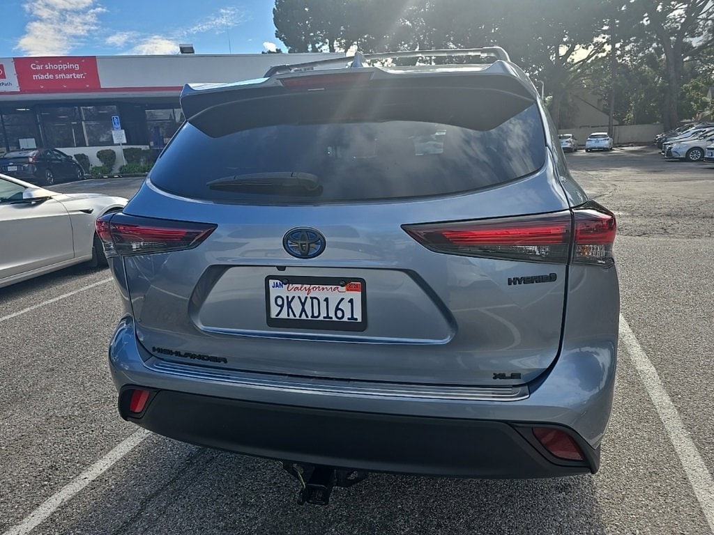 Used 2024 Toyota Highlander Hybrid XLE Sport Utility