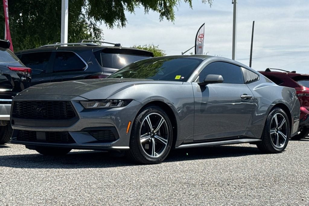 2025 Ford Mustang EcoBoost photo 6