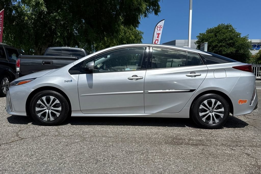 2020 Toyota Prius Prime XLE photo 5