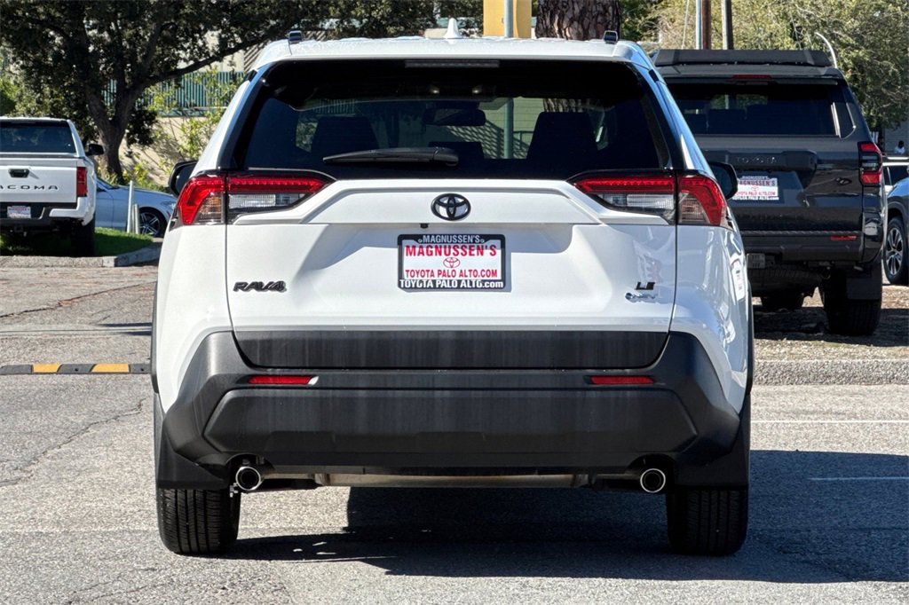 2025 Toyota RAV4 Hybrid LE photo 3