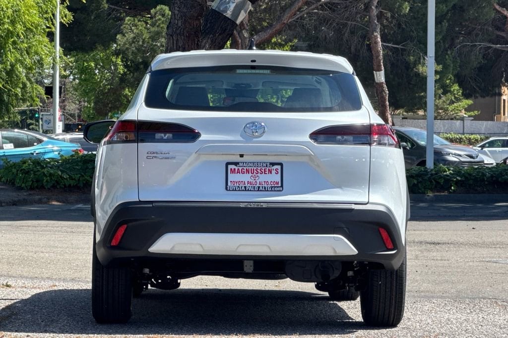 2026 Toyota Corolla Cross L photo 6