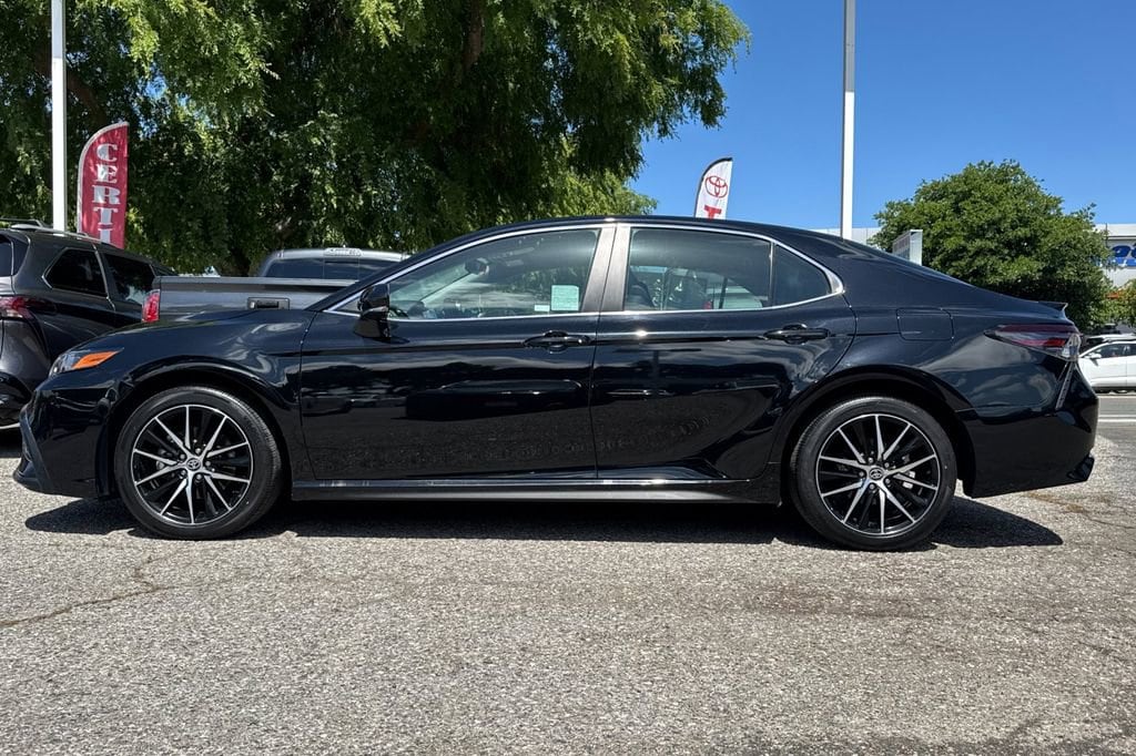 2023 Toyota Camry SE photo 5