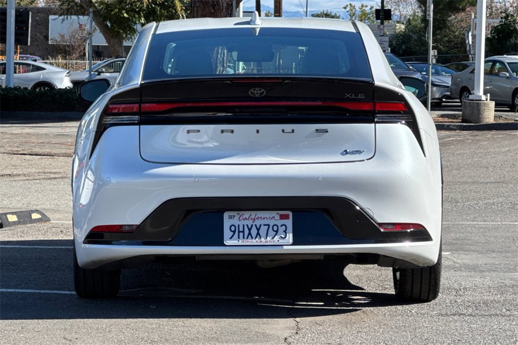 2023 Toyota Prius XLE photo 4
