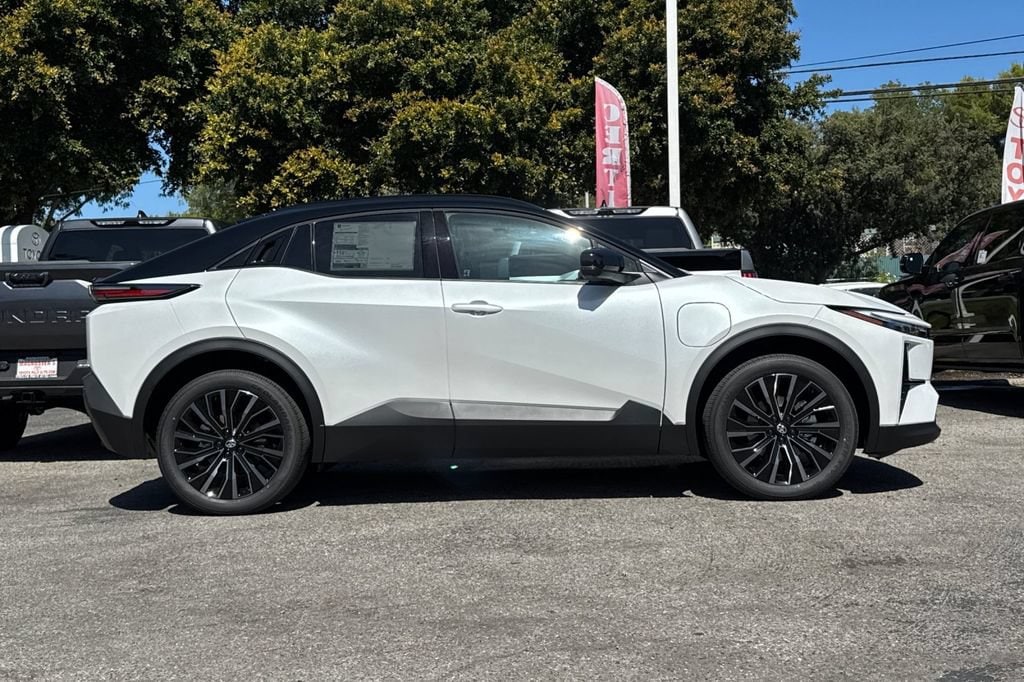 New 2026 Toyota C-HR XSE SUV