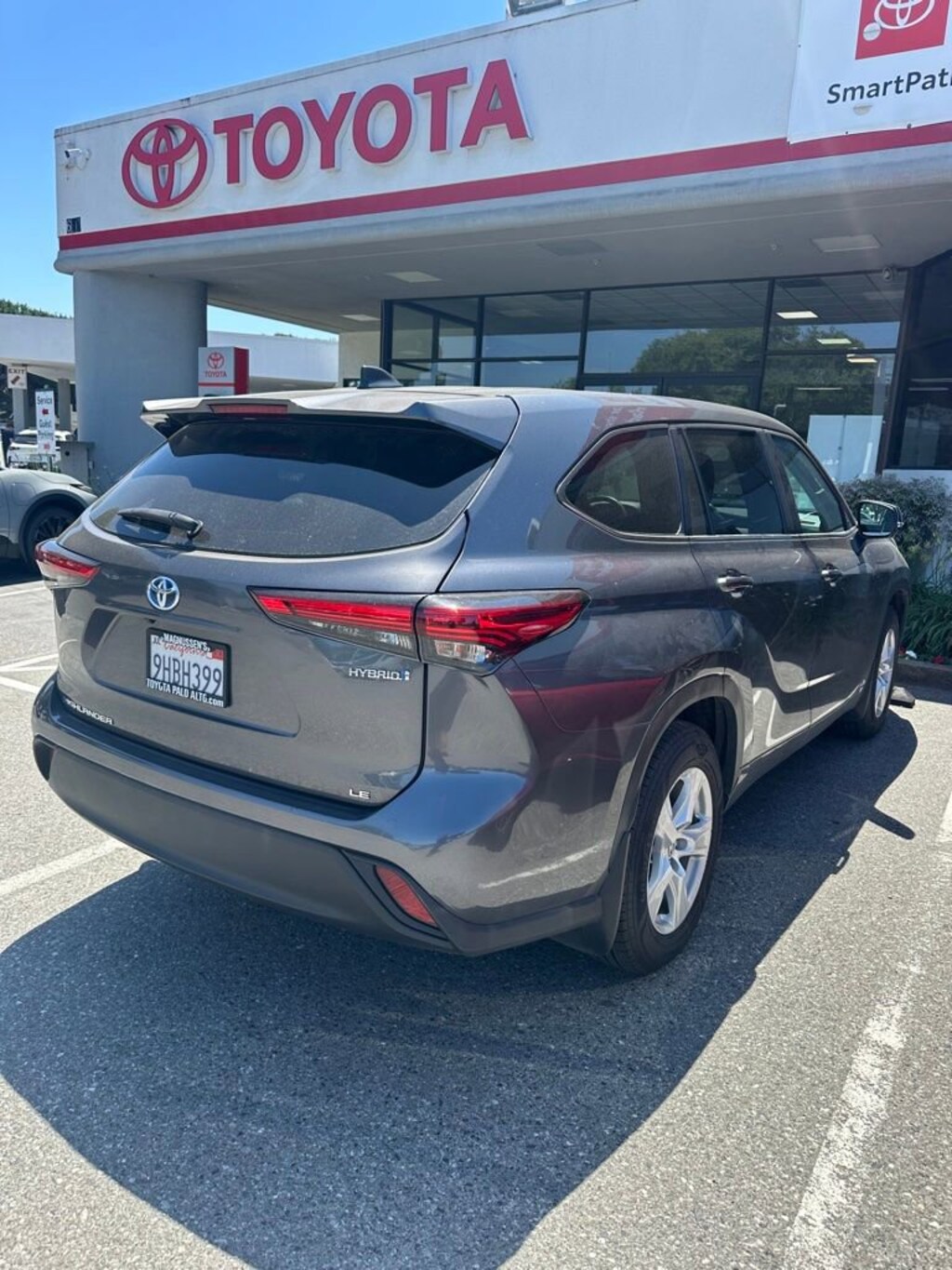 Used 2023 Toyota Highlander Hybrid LE Sport Utility