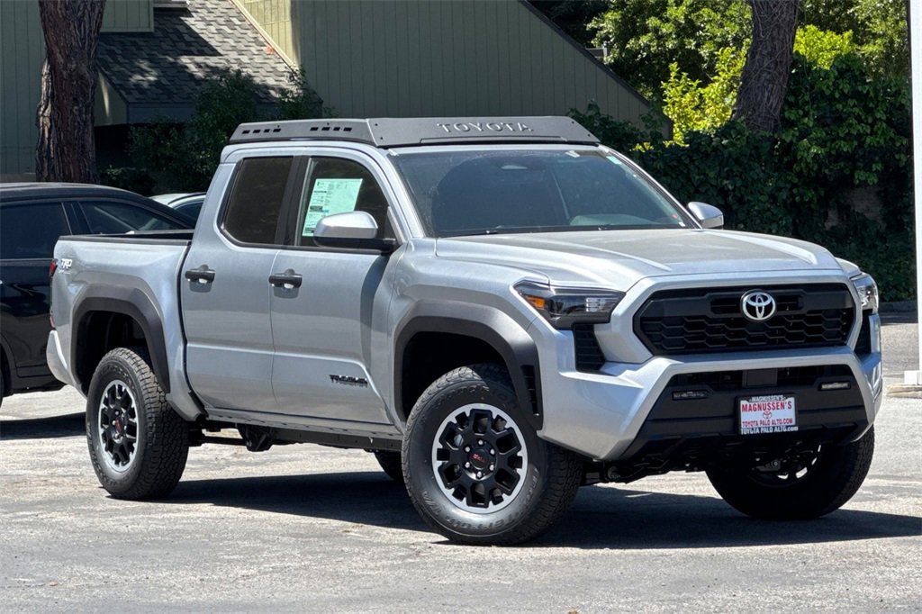 2025 Toyota Tacoma TRD Off-Road photo 2