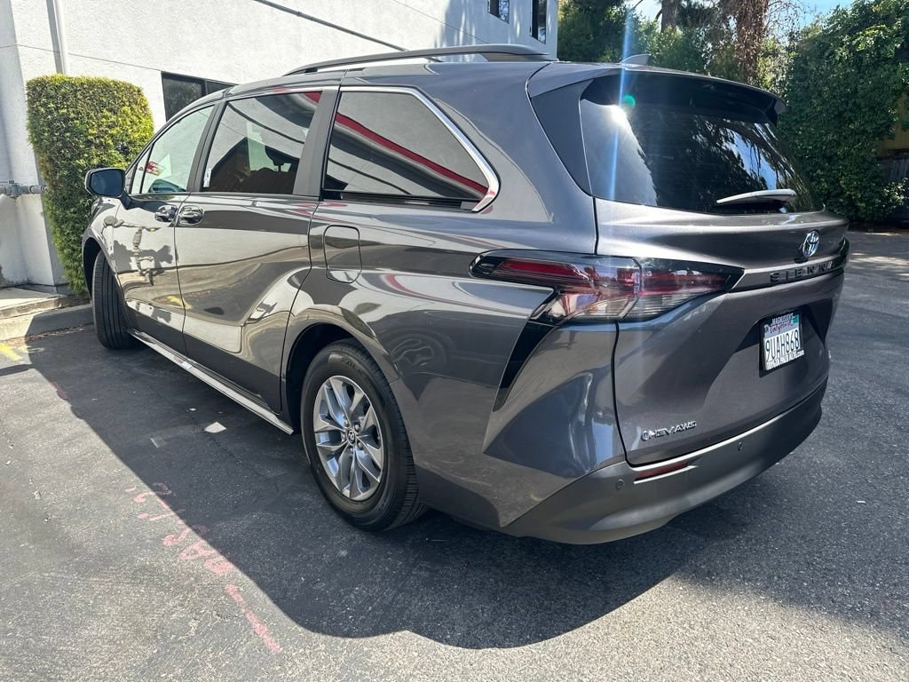 Certified 2025 Toyota Sienna XLE Passenger Van