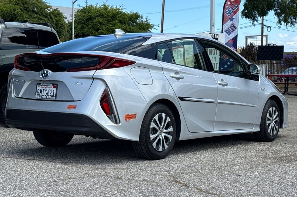 2020 Toyota Prius Prime XLE photo 2