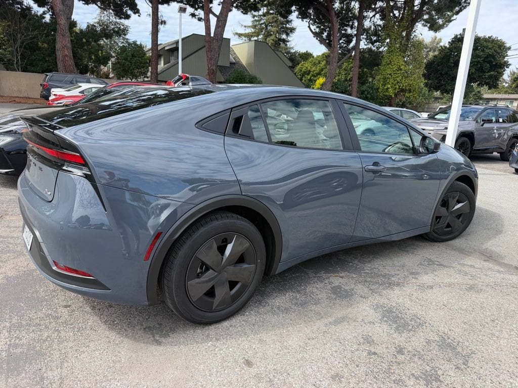 Used 2025 Toyota Prius LE Hatchback