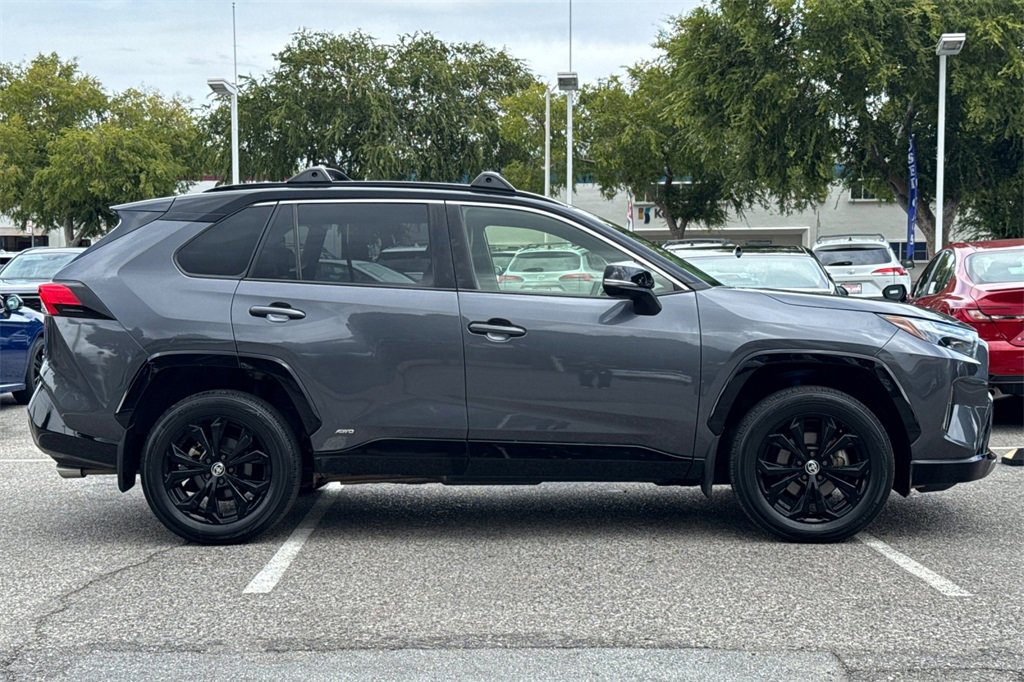 2023 Toyota RAV4 Hybrid XSE photo 2