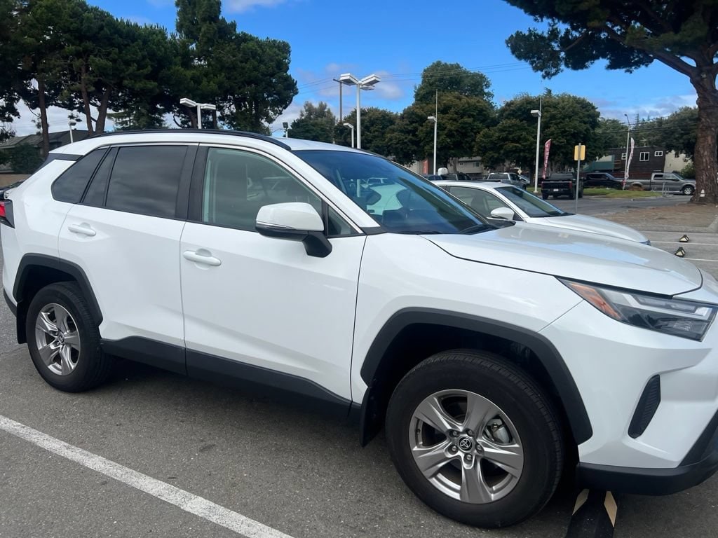 2023 Toyota RAV4 XLE AWD's photo