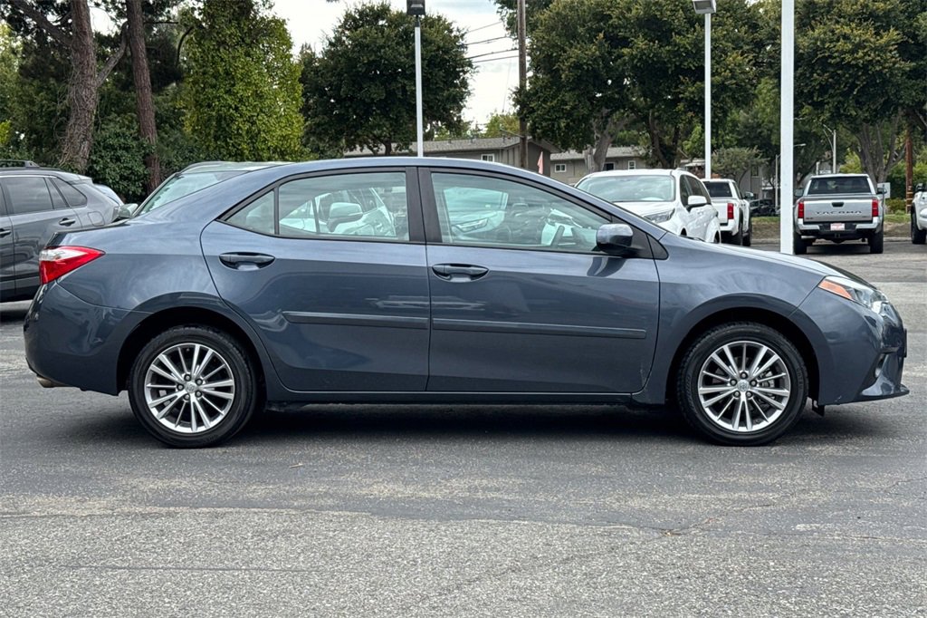 2015 Toyota Corolla LE Plus photo 3