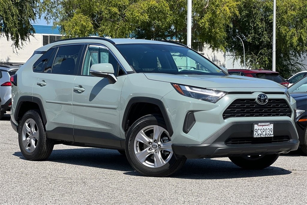 Used 2022 Toyota RAV4 XLE with VIN 2T3P1RFV5NW295361 for sale in Kansas City