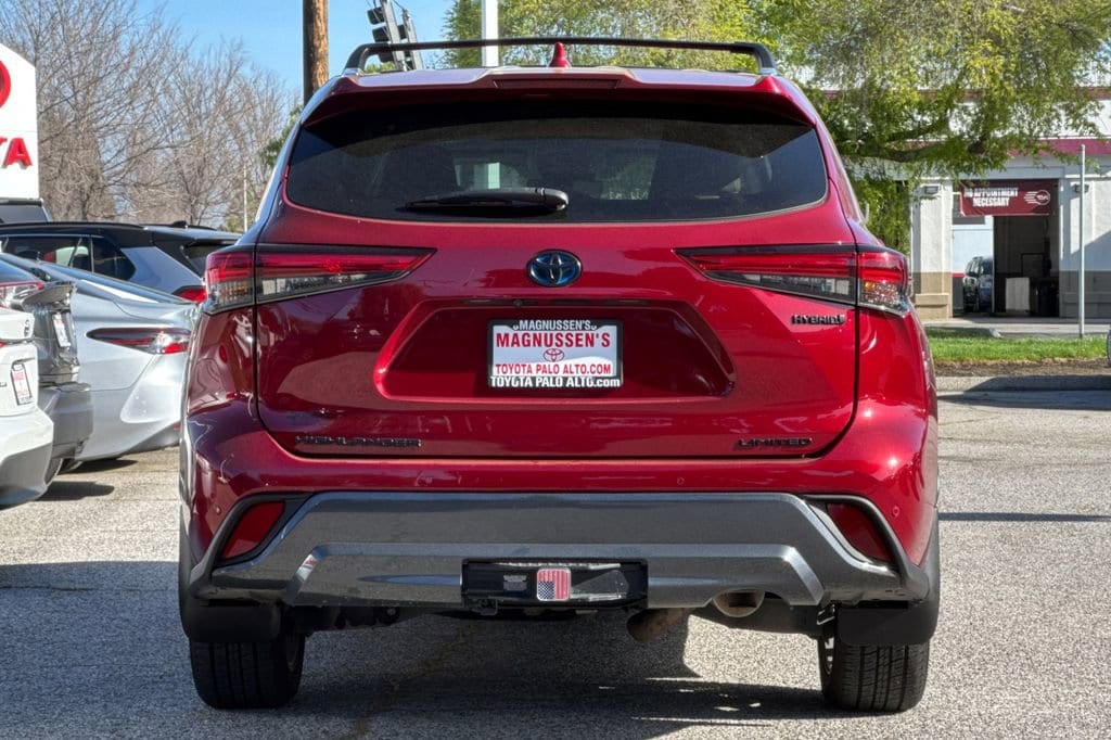 Used 2022 Toyota Highlander Hybrid Limited Sport Utility