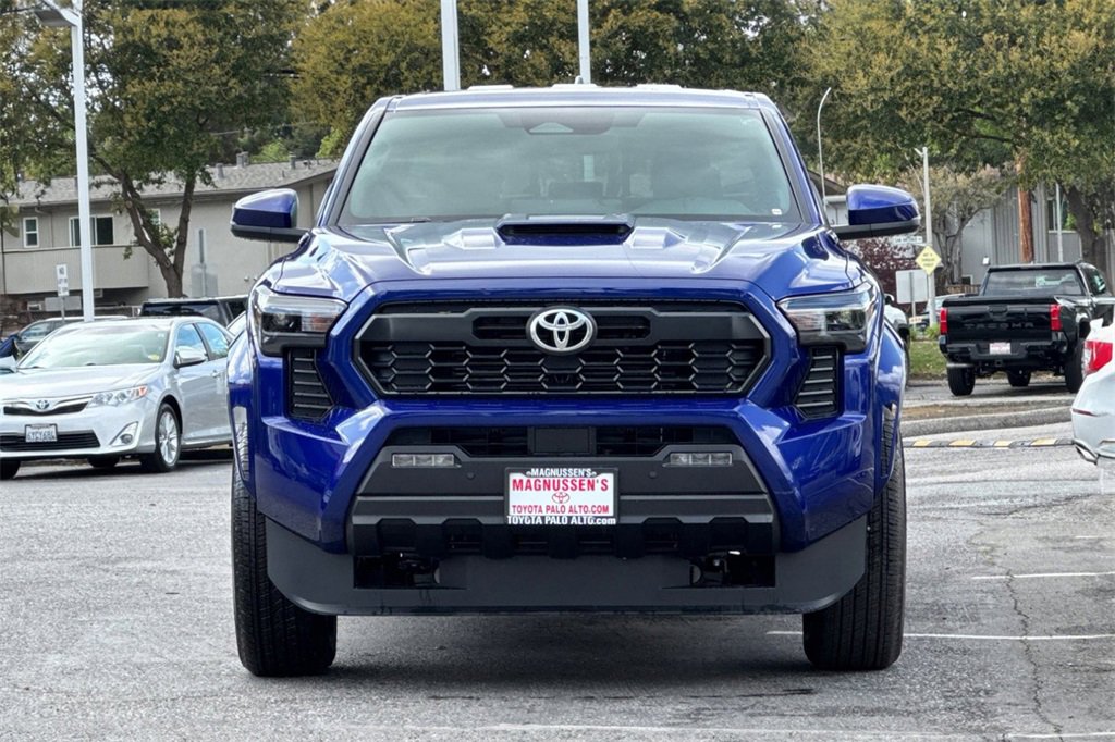 2025 Toyota Tacoma TRD Sport photo 3