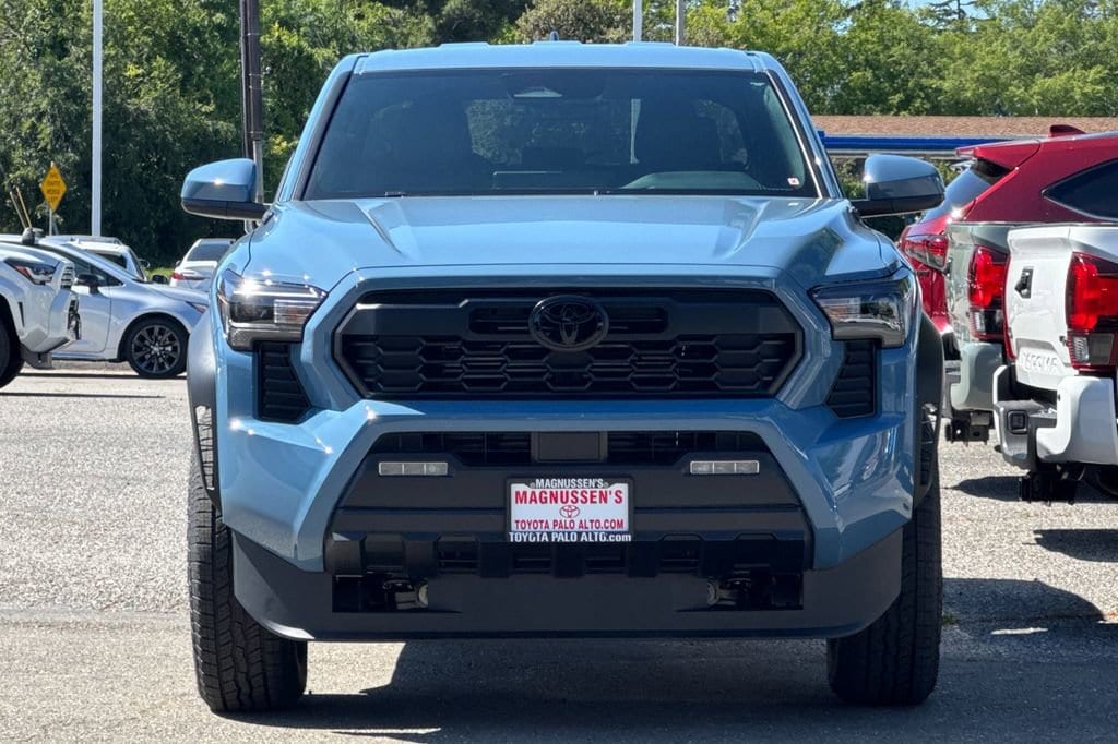 2026 Toyota Tacoma i-FORCE MAX TRD Off-Road photo 3