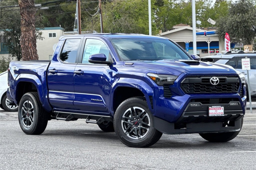 2025 Toyota Tacoma TRD Sport photo 2