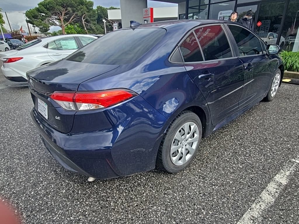 2020 Toyota Corolla LE photo 2