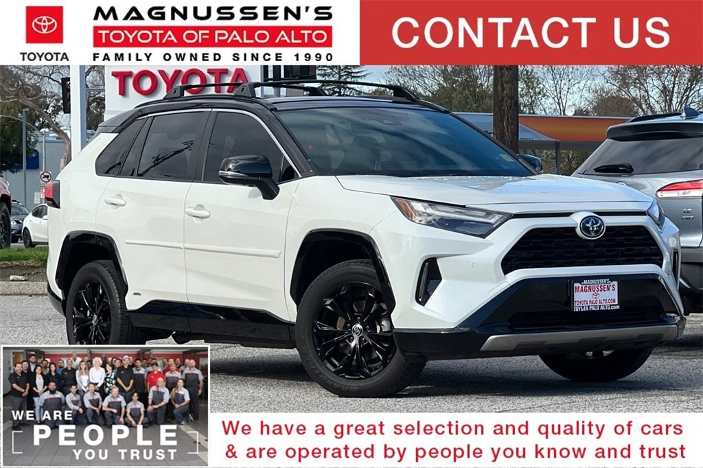 2022 Toyota RAV4 XSE's photo