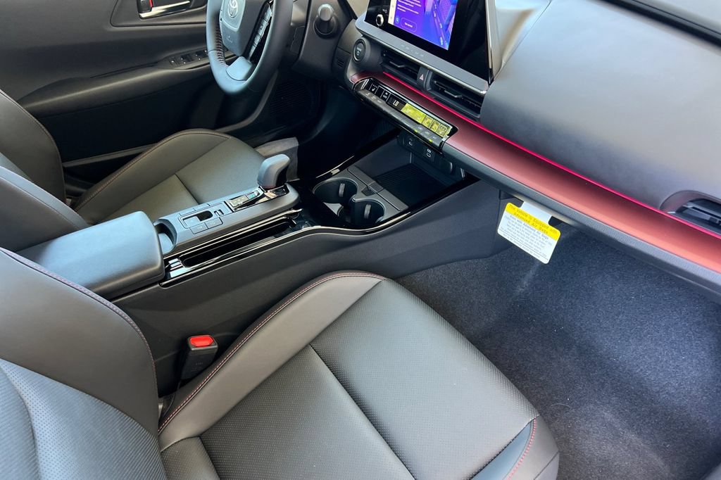 2026 Toyota Prius Plug-in Hybrid XSE - Photo 13