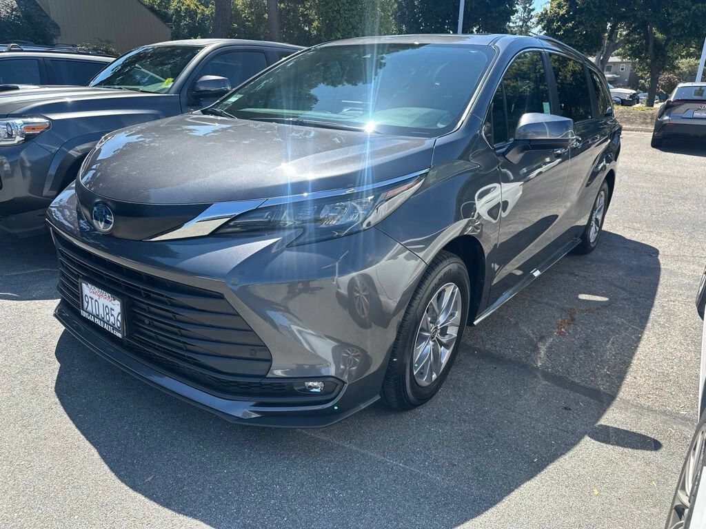 Certified 2025 Toyota Sienna XLE Passenger Van