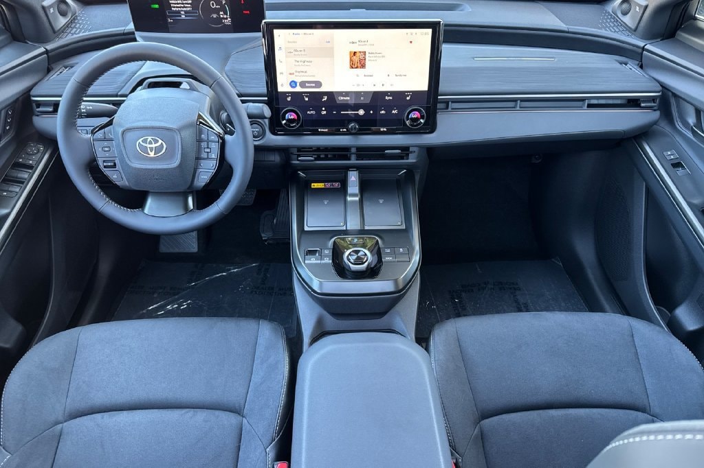 2026 Toyota C-HR XSE - Photo 10