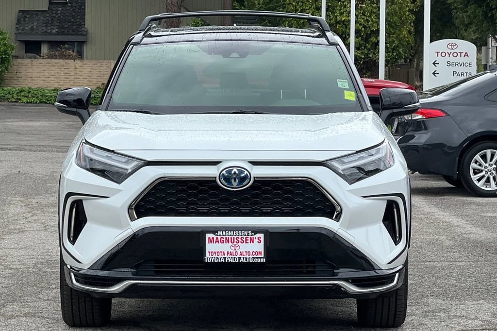 2023 Toyota RAV4 Prime XSE photo 3