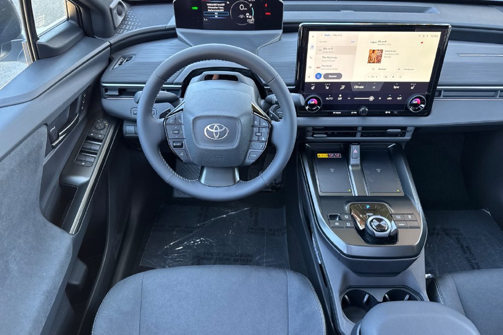 2026 Toyota C-HR XSE - Photo 11