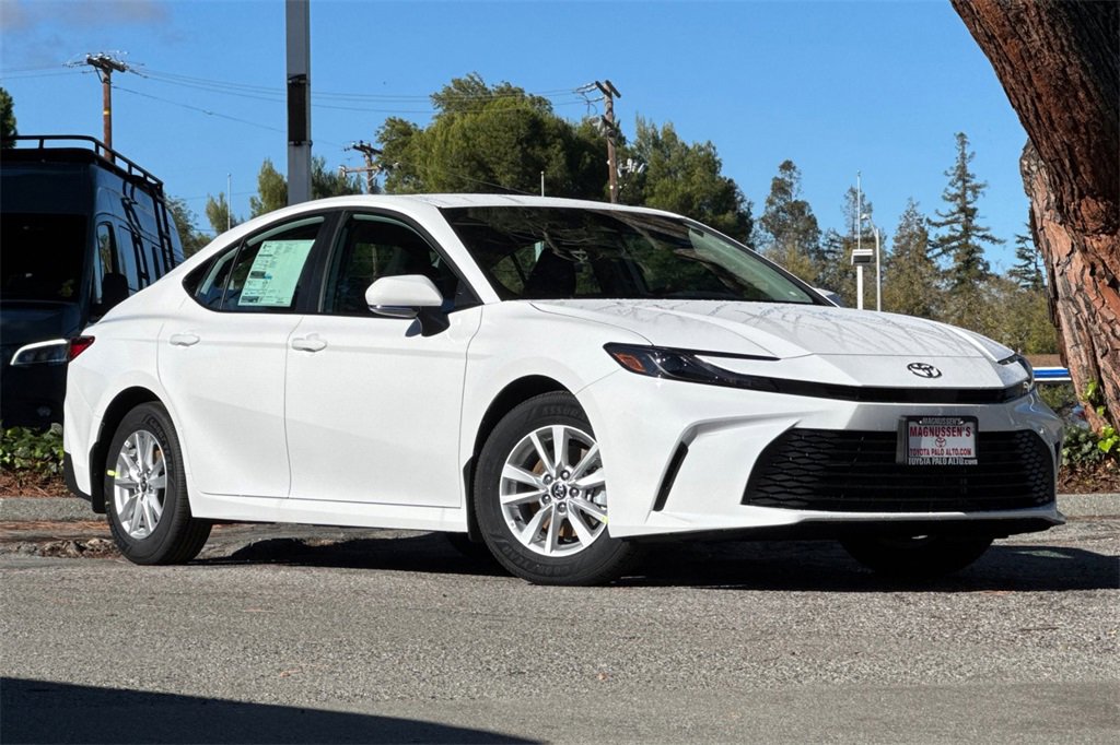 2026 Toyota Camry LE photo 2
