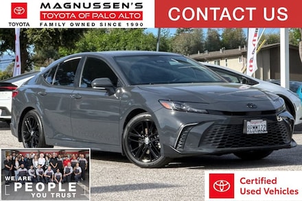 2025 Toyota Camry SE Sedan