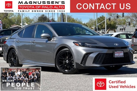 2025 Toyota Camry SE Sedan