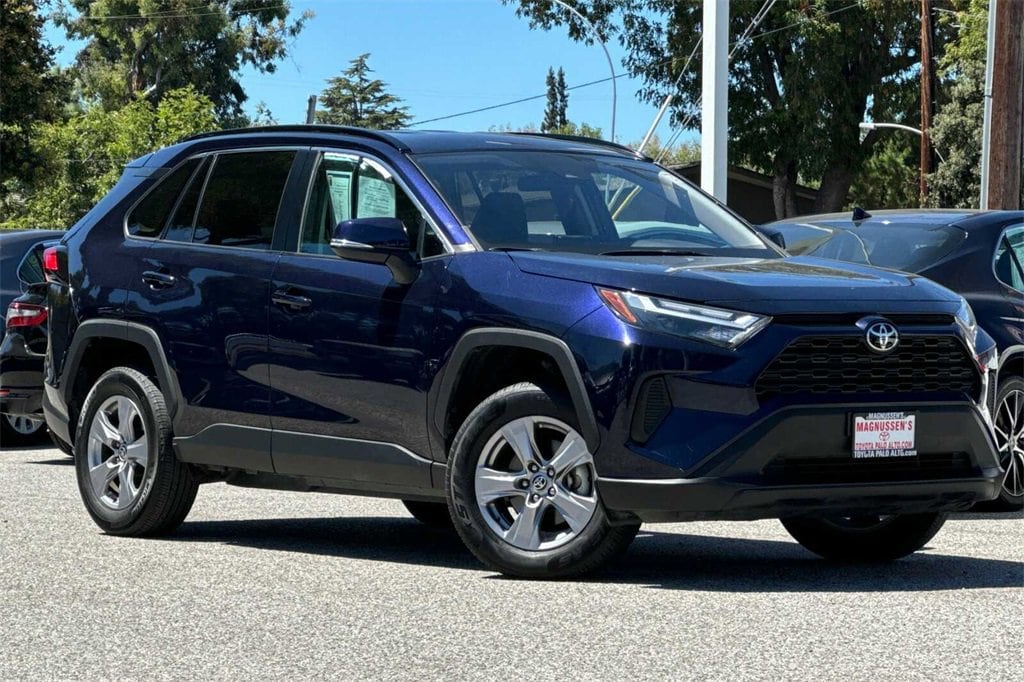 Used 2022 Toyota RAV4 XLE with VIN 2T3P1RFV0NW256483 for sale in Palo Alto, CA