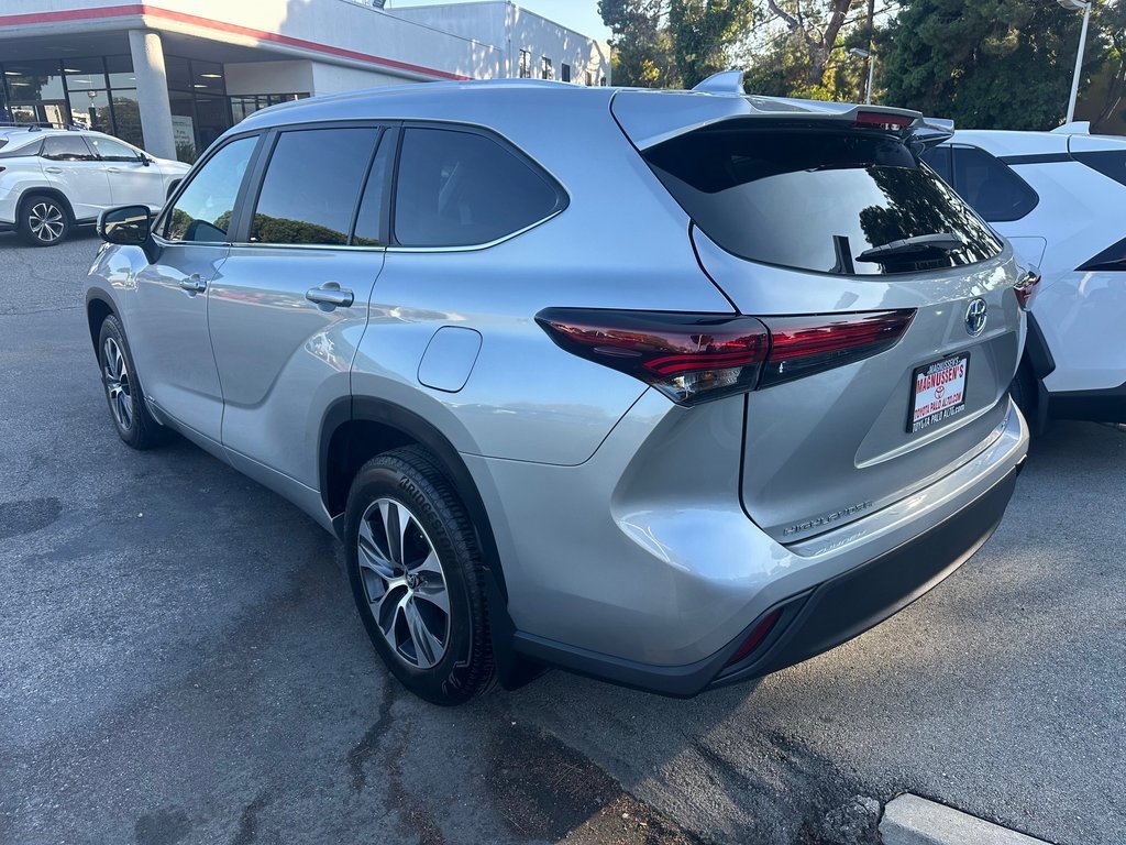 2024 Toyota Highlander Hybrid XLE photo 3