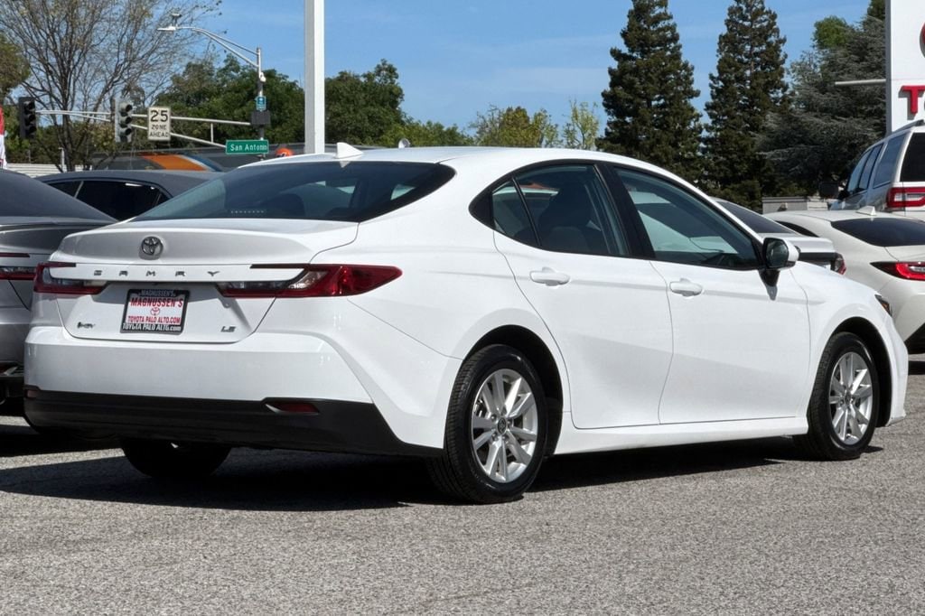 2025 Toyota Camry LE photo 2