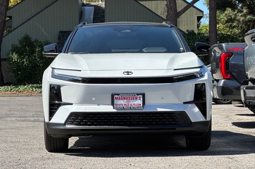 New 2026 Toyota C-HR XSE SUV