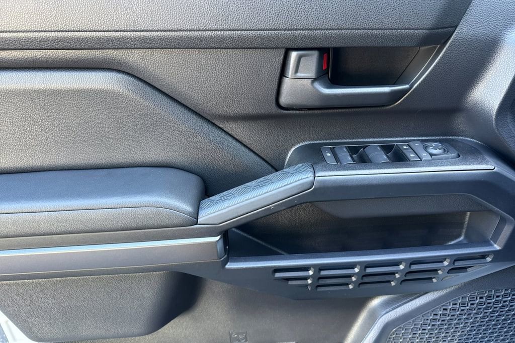 2026 Toyota 4Runner SR5 photo 3