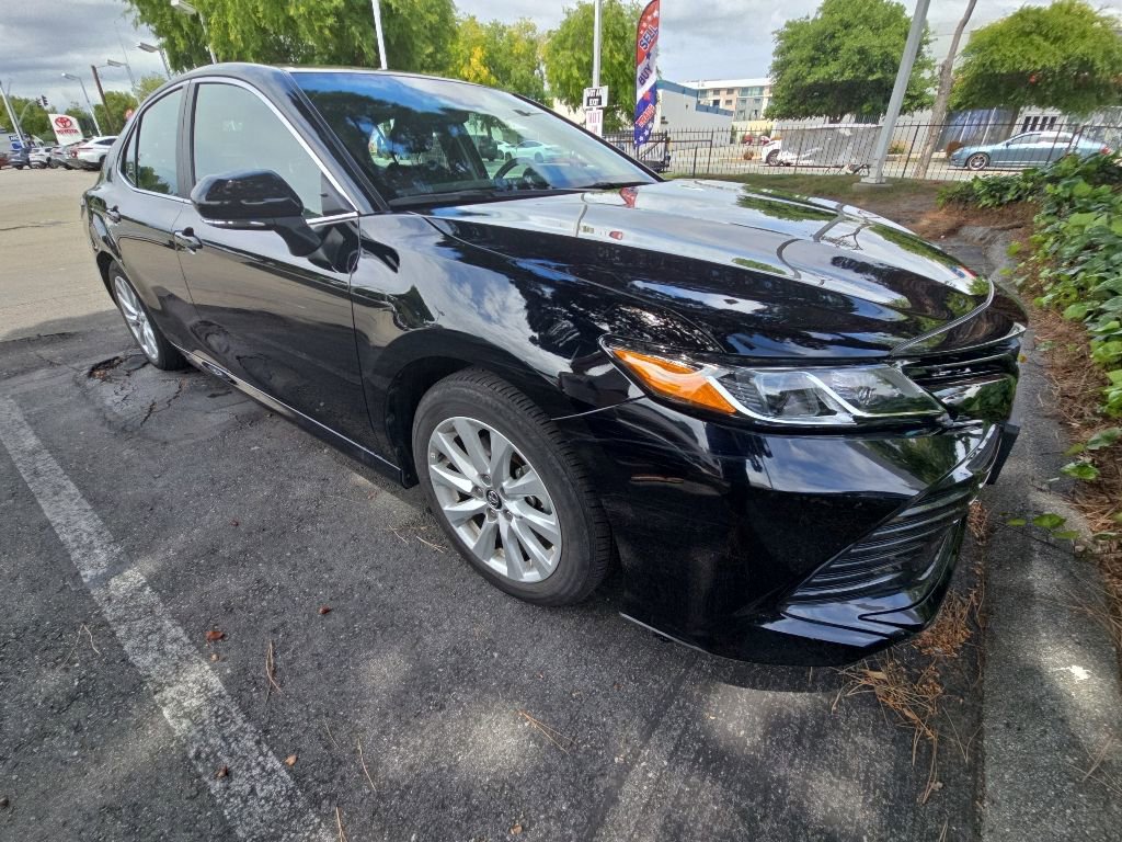 2020 Toyota Camry LE photo 2