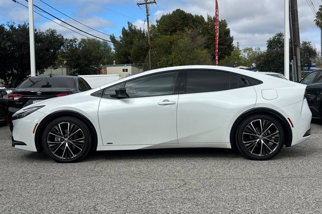 2024 Toyota Prius Limited photo 5