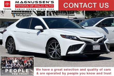2022 Toyota Camry SE Sedan