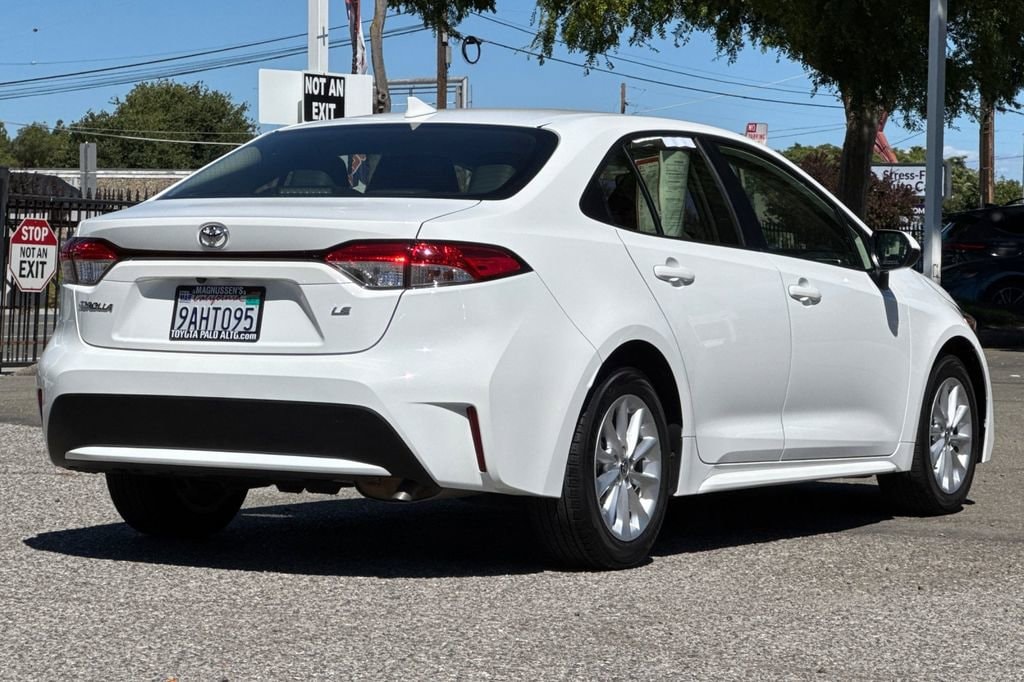 Certified 2022 Toyota Corolla LE Sedan