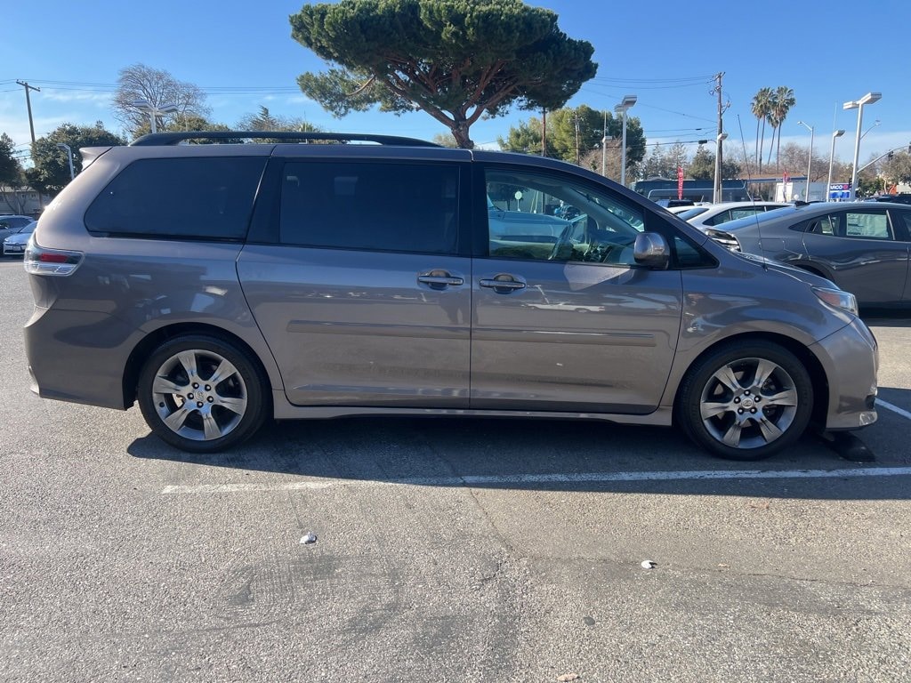 Used 2011 Toyota Sienna SE Passenger Van