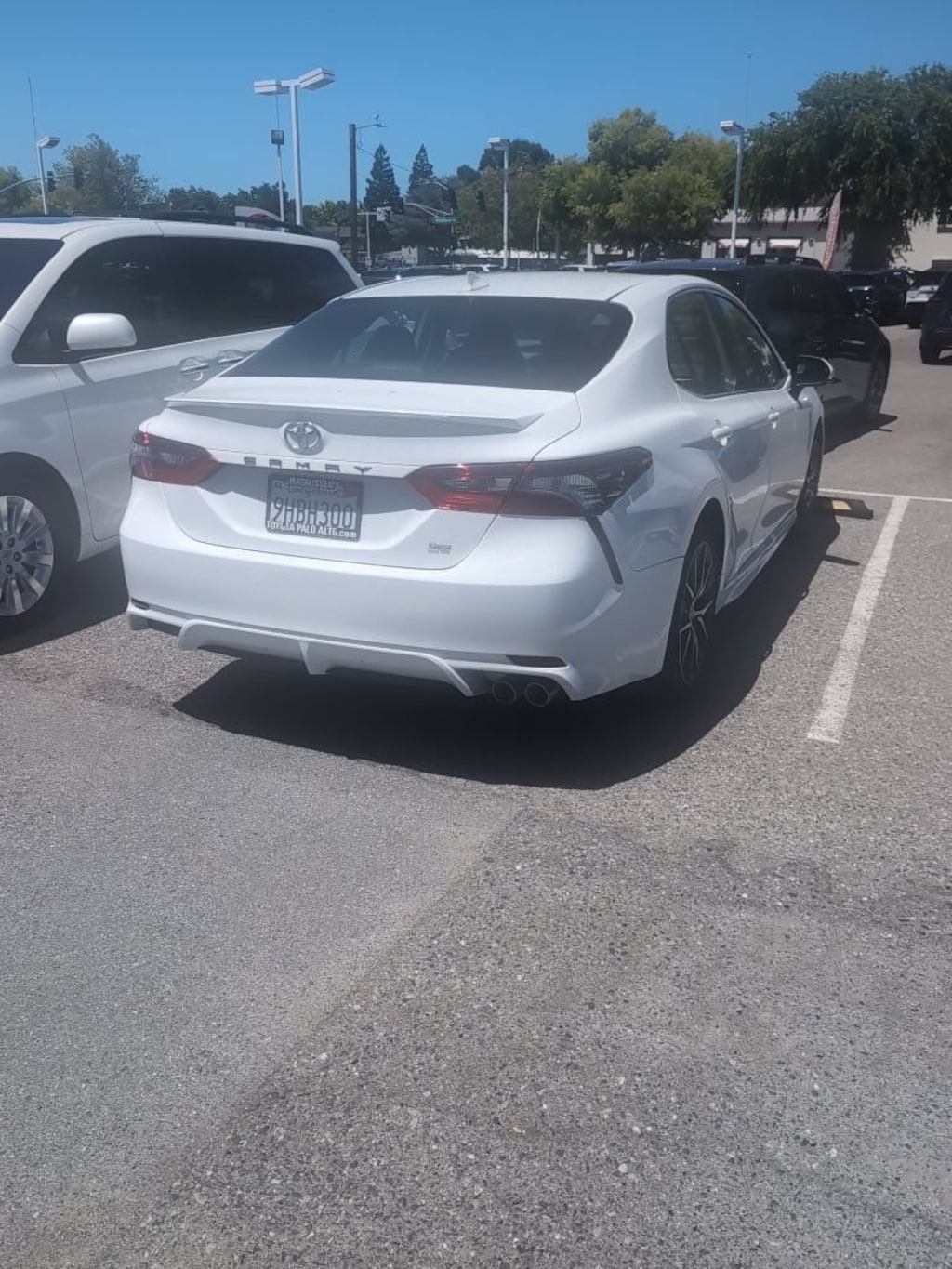 Used 2023 Toyota Camry SE Sedan