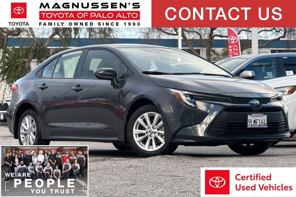 2024 Toyota Corolla LE's photo